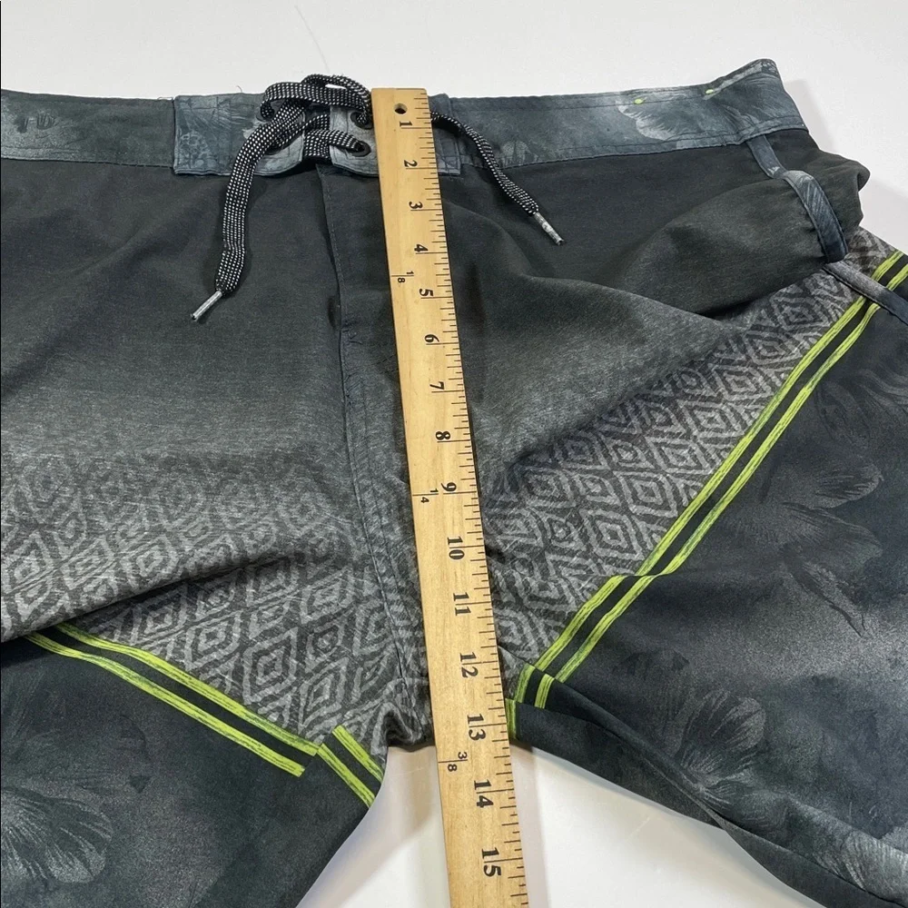 Ocean Current Men’s Board Shorts Size 38 Gray Green Surf Swim Trunks
